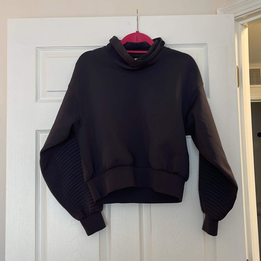 Lululemon Sweatshirt!